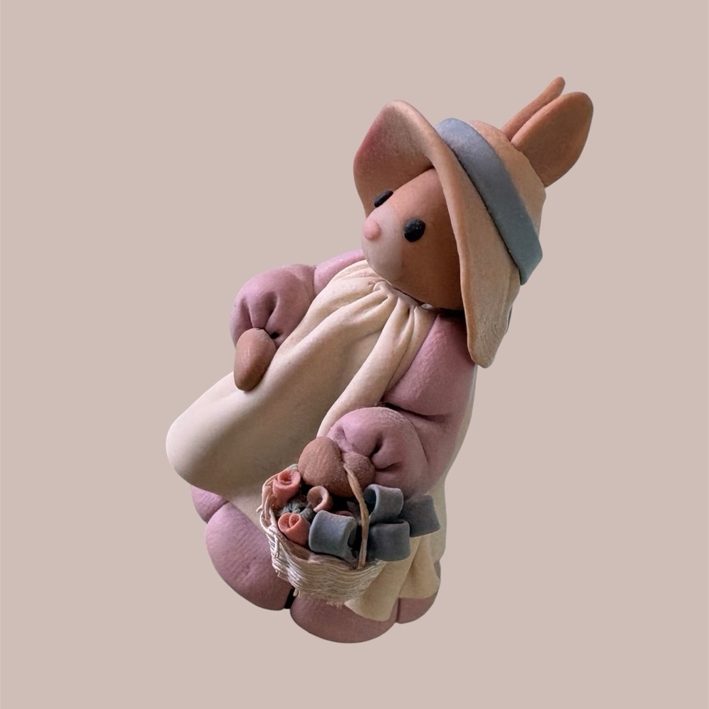 Handmade miniature clay bunny figurine - Picture 5 of 6